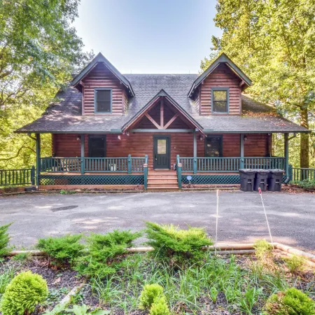 Expansive Sky Valley Lodge w/ Mountain Views!