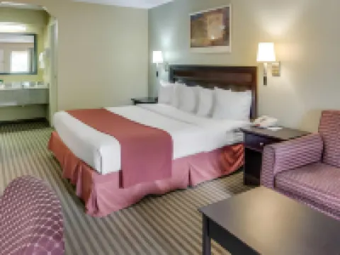 Quality Inn Mt. Pleasant Hotels in Mount Pleasant