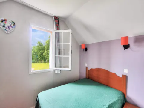 House in Monflanquin by the Lake & Pool