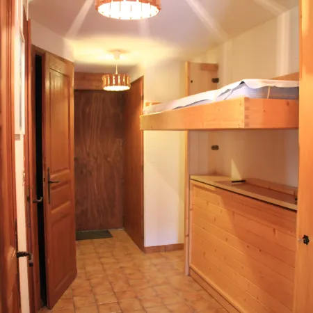 Apartment with balcony for 6 people Отели в г. Шатель