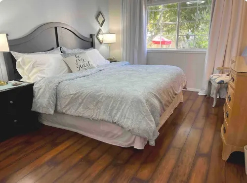 Cozy Cottage King Bed Fenced Pet Yard 5Min Walk to Old Roseville