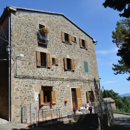 Charmante Home with Garden