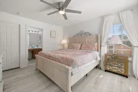 Stunning 6 bed Home with Private Pool Overlooking Quiet Conservation Area