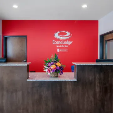 Econo Lodge Inn & Suites