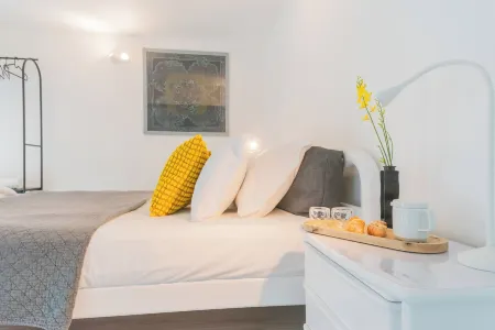 Architect's Loft by Rent All Como