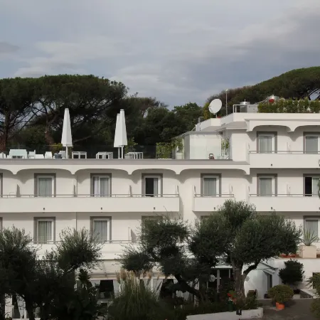 Hotel Marad