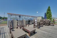 湖畔之家，帶屋頂露台，燒烤爐，遊戲！ - 民宿