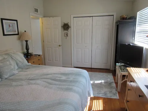 Seatreat - Adorable House Steps to Beach & Marina