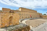 Nice 2 bedroom apartment in front of Pitti Palace. Piazza Pitti II 佛羅倫斯酒店