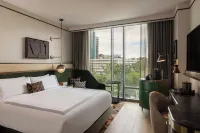 The Tess, Autograph Collection