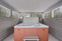 Beautifully Updated 6 Todd Home with Hot Tub and Easy Access to Sharc by RedAwning