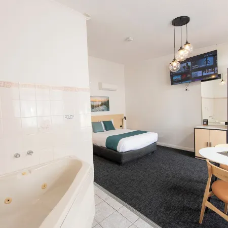 Glenelg Motel