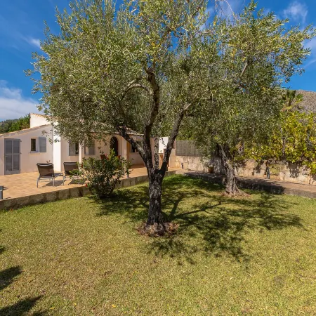 Villa in central location