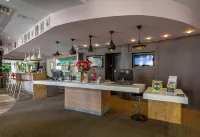 B&B HOTEL 沙特爾中心大教堂 - 酒吧