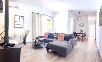 Villa Descansa with Private Pool, Air-Conditioning, Sea View, Smart-tv & Wifi