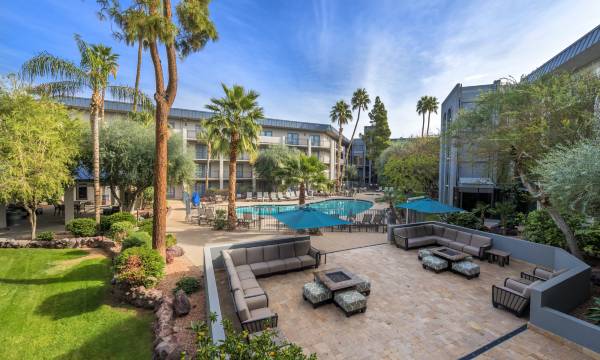 Holiday Inn & Suites Phoenix Airport North by IHG