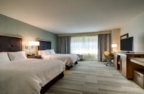 希爾頓歡朋套房酒店-密爾沃基西