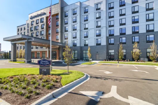 Hampton Inn & Suites by Hilton Chicago Medical District UIC
