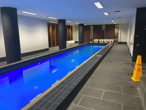 Luxurious Apartment with City Views and Yarra River