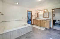Family Friendly! Long Noble Lake Gem w/ Game Room - 3-Sterne