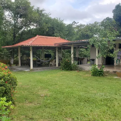 cozy corner with pool minutes away from the beach Hotels in Chame