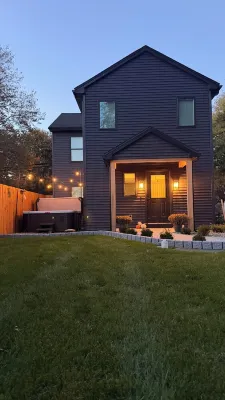 Charming 3-bedroom house in lovely Leola with Hot Tub