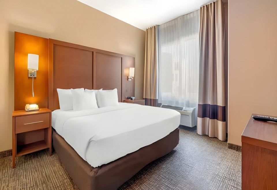 Comfort Inn at Convention Center - Hizvo