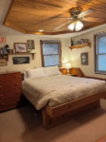 Cozy & Rustic 3 Bdr Chalet w/ Plenty of Privacy - Your New Home Away from Home!