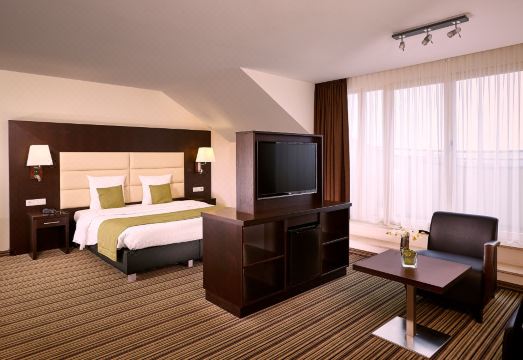 호텔 샤를로이 에어포트 반 데어 발크