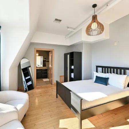 Penthouse • Fiserv, Bars, Perks & Big City Views • Downtown Milwaukee