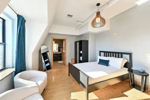 Penthouse • Fiserv, Bars, Perks & Big City Views • Downtown Milwaukee