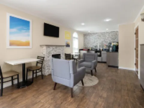 Days Inn by Wyndham Canton Hotels in Canton