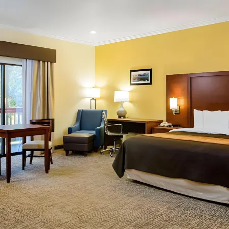 Comfort Inn Monterey Peninsula Airport