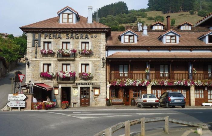 Hosteria Peña Sagra