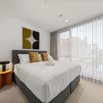 Stylish 2-Bed in Braddon with Alfresco Dining