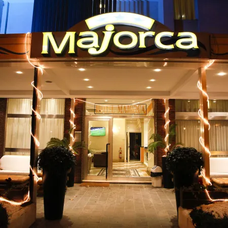 Hotel Majorca Отели рядом с достопримечательностью «Mojito Beach Riccione»