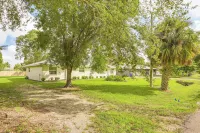 2 Mi to River District! Fort Myers Retreat w/ Yard - Condos