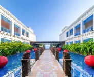 Mayfair Palm Beach Resort - 5-Star