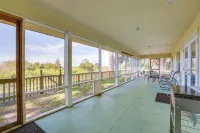 On Lake Istokpoga: Lorida Home w/ Lanai! - 3-Star