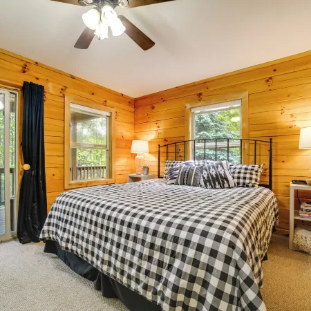 Peaceful Smoky Mountain Cabin w/ Deck & Fire Pit!
