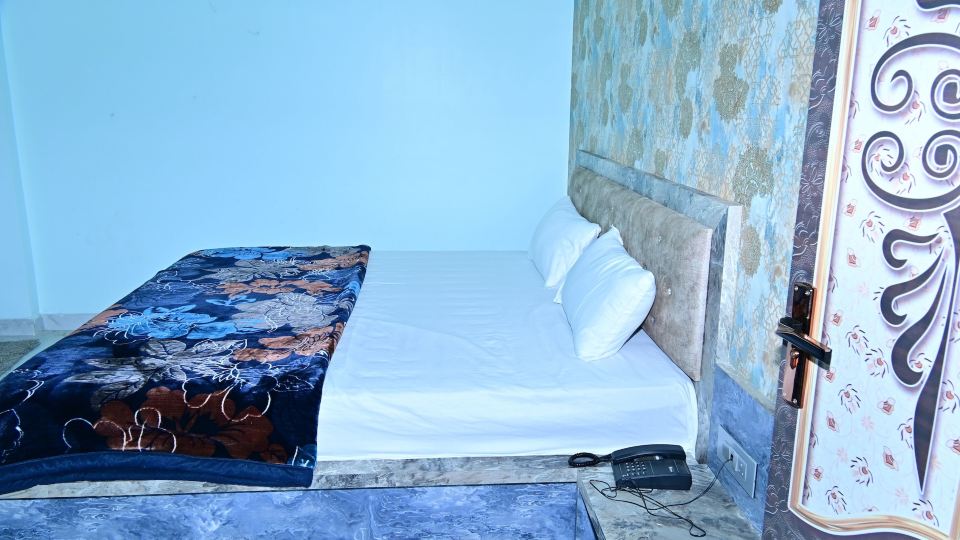 GOLDEN VENTURE HOTES PRIVATE LIMITED