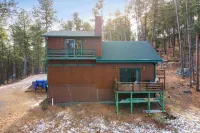 Riley's Retreat  Hot Tub and air conditioning!