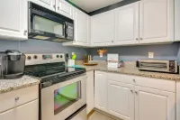 9 Mi to Uncg & Dtwn: Suburban Family Condo