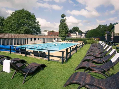 Sunday Box Hill Burford Bridge Hotel