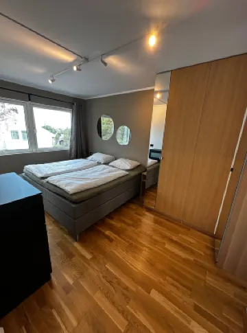 Bright Apartment with Patio and Garden Hotels in 