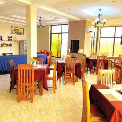 Rejis Hotel Dining/Meeting Rooms