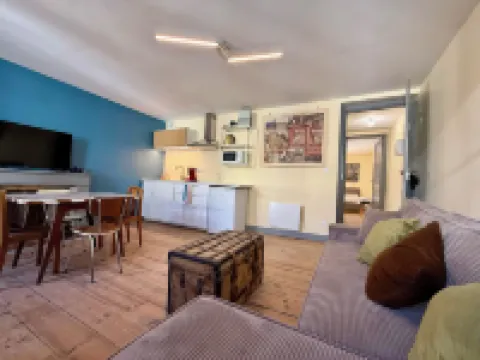 A l'ombre de la Tour