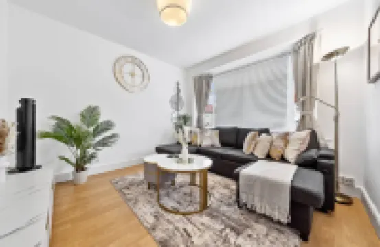 Spacious 3 bd Garden M25, Free Parking,Bluewater