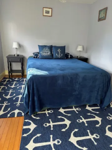 Discover Captain's Winter Retreat, the Authenticity & the Best Value in Bath! Hotels near Seguin Island and Lighthouse