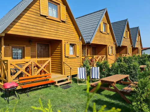Holiday Homes with Terraces, Close to the Beach
